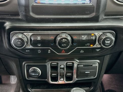 Used 2022 Jeep Gladiator Sport AWD/4WD image 22