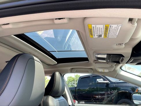Used 2024 Subaru Crosstrek 2.5i Limited w/ Crosstrek Mirror Package AWD/4WD image 25