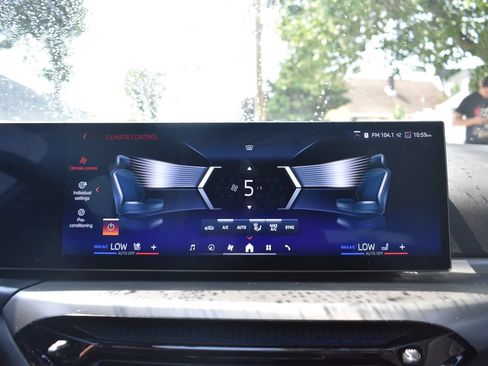 Used 2025 BMW 430i w/ M Sport Package RWD image 17
