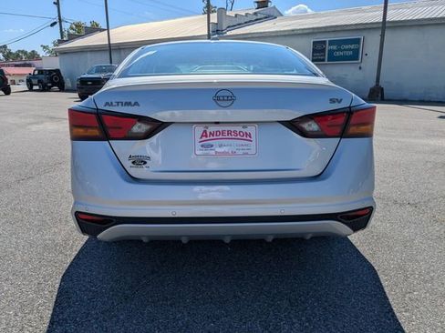 Used 2024 Nissan Altima 2.5 SV image 5