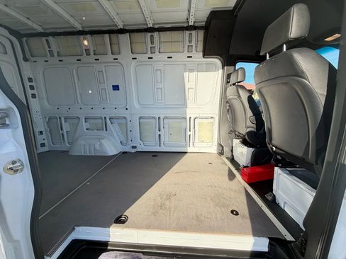Used 2025 Mercedes-Benz Sprinter 2500 image 11