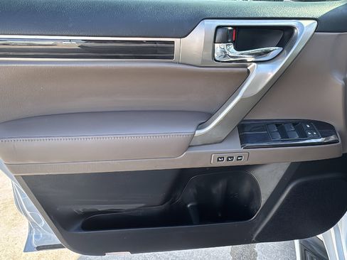 Used 2021 Lexus GX 460 Premium image 12
