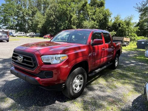 Used 2020 Toyota Tacoma SR image 2