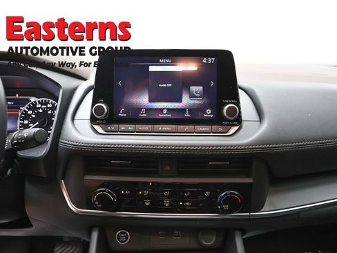 Used 2023 Nissan Rogue S AWD/4WD image 12