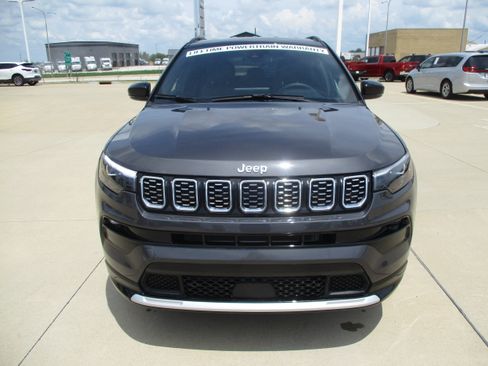 Used 2024 Jeep Compass Limited w/ Elite Group AWD/4WD image 10