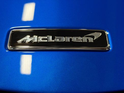 Used 2024 McLaren Artura RWD image 12