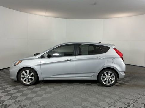 Used 2013 Hyundai Accent SE image 7