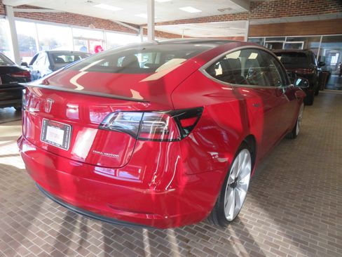 Used 2019 Tesla Model 3 Performance image 4