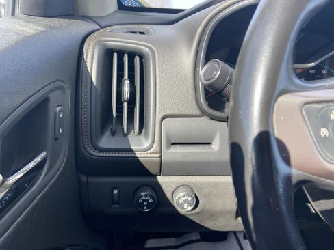 Used 2022 GMC Canyon AT4 image 27