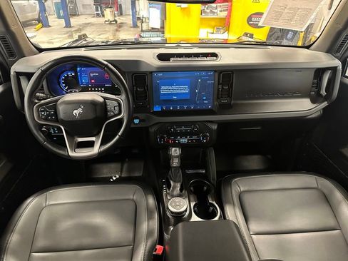 Used 2022 Ford Bronco Everglades image 17