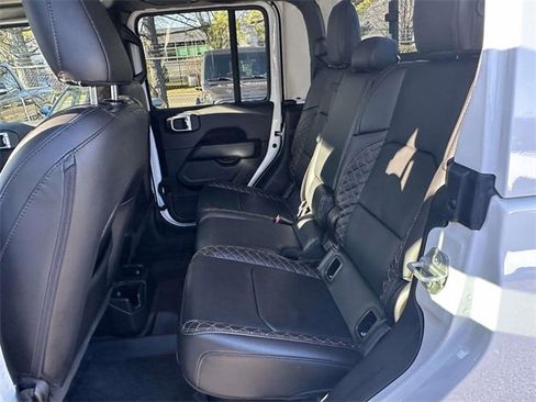 Certified 2022 Jeep Gladiator Overland image 18