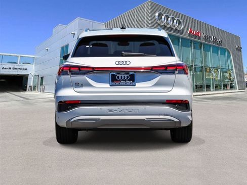 Used 2023 Audi Q4 e-tron Premium w/ Convenience Package RWD image 3