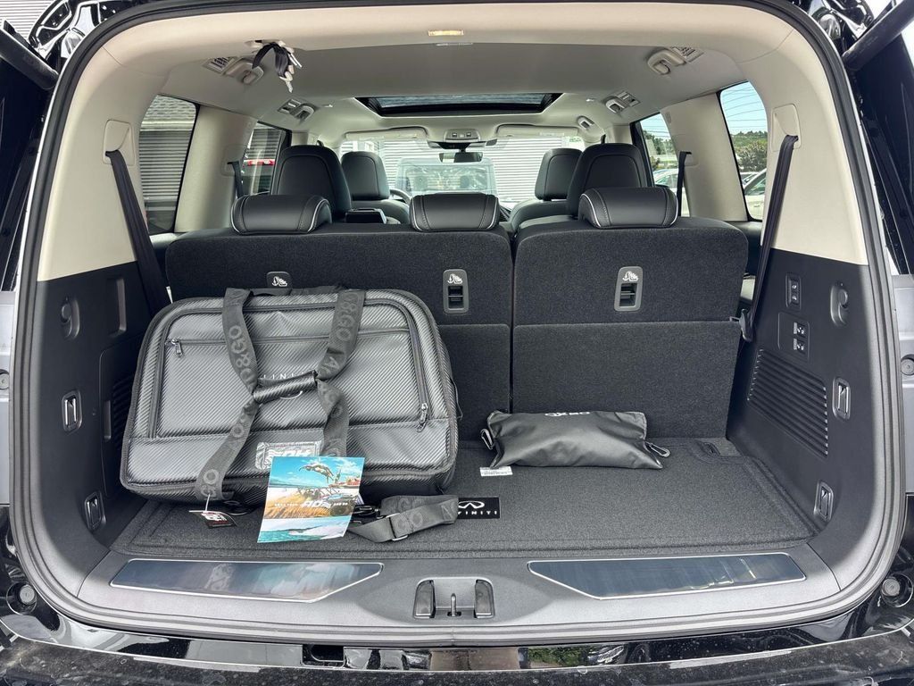 New 2027 INFINITI QX80 Luxe w/ Cargo Package AWD/4WD image 4