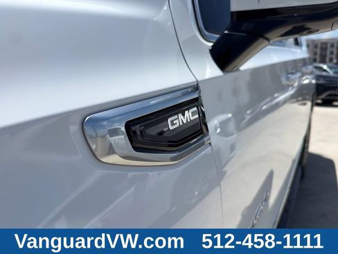 Used 2022 GMC Yukon XL Denali AWD/4WD image 2