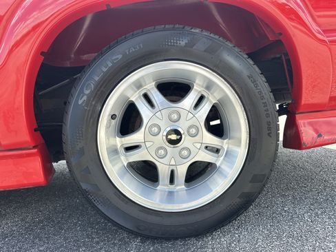 Used 2003 Chevrolet S10 Pickup LS w/ LS Preferred Equipment Group RWD image 17