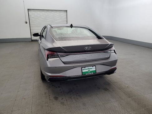 Used 2021 Hyundai Elantra Limited image 6