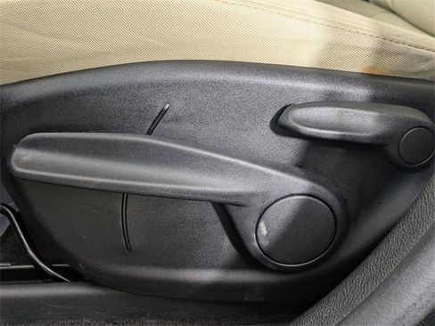 Certified 2016 Jeep Cherokee Sport image 11