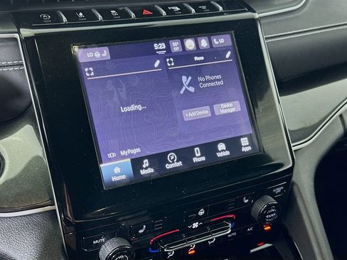 Used 2022 Jeep Grand Cherokee Altitude image 20