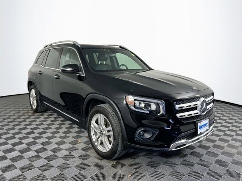 Used 2021 Mercedes-Benz GLB 250 4MATIC image 8