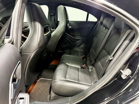 Used 2018 Mercedes-Benz CLA 250 4MATIC image 32