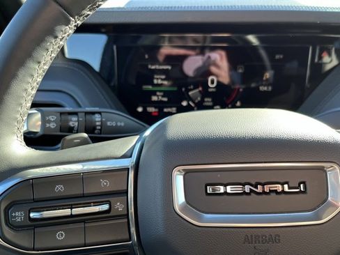 Used 2025 GMC Yukon Denali image 25