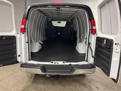 New 2025 Chevrolet Express 3500 Work Van w/ Driver Convenience Package image 10