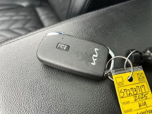 Used 2025 Kia Sportage X-Line AWD/4WD image 34