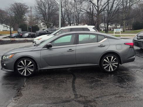 Used 2020 Nissan Altima 2.5 SR image 2