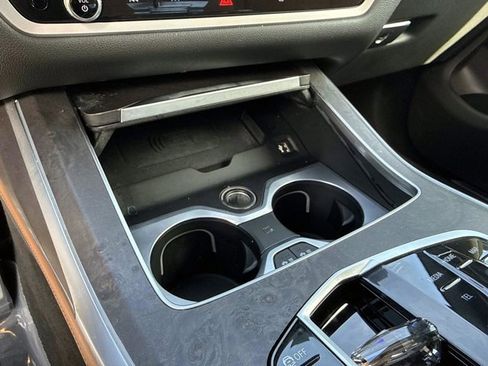 Certified 2024 BMW X7 xDrive40i w/ Executive Package image 33