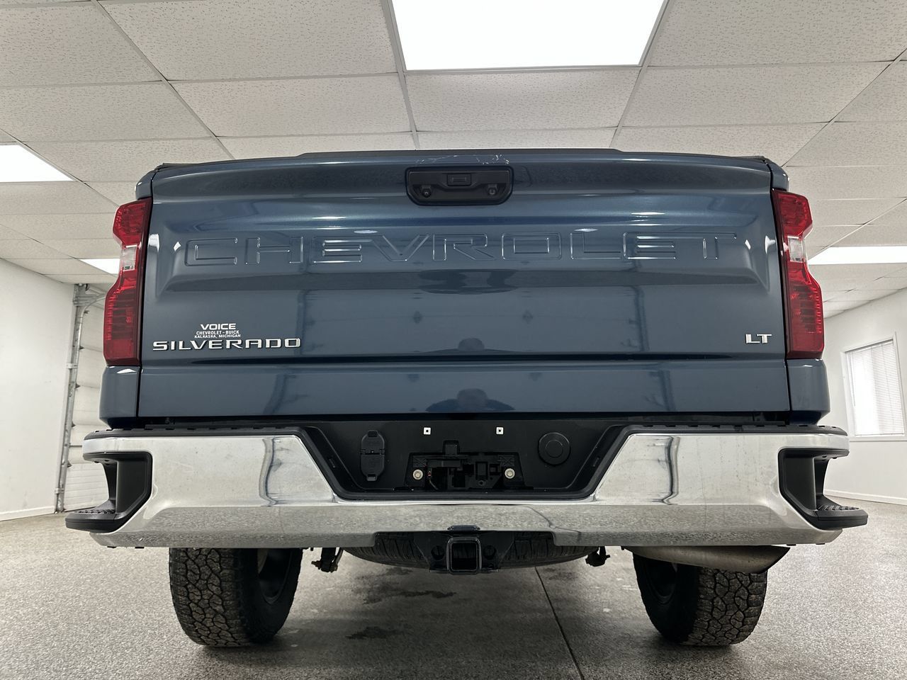 Used 2024 Chevrolet Silverado 1500 LT AWD/4WD image 29