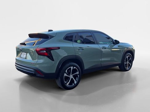 Used 2024 Chevrolet Trax RS image 5