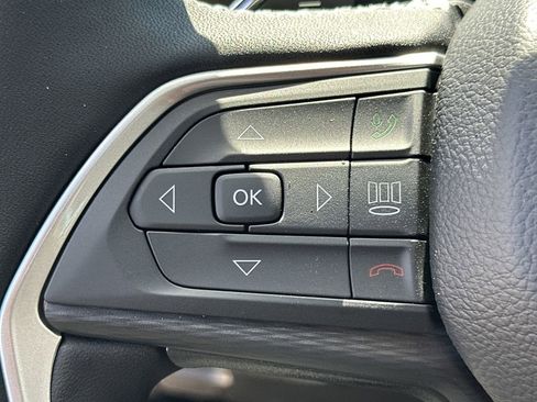 New 2025 Jeep Grand Cherokee Altitude image 25