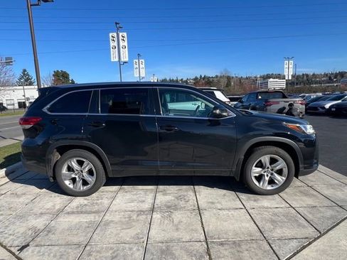 Used 2018 Toyota Highlander Limited image 6