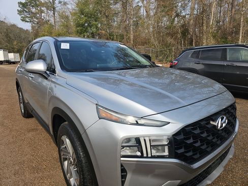 Used 2021 Hyundai Santa Fe SE image 4