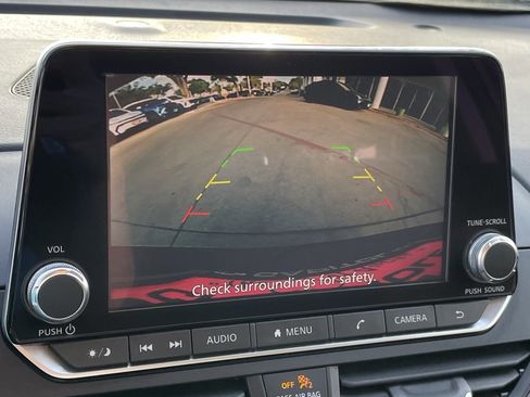 Used 2024 Nissan Altima 2.5 SV image 18