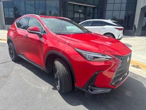 Used 2024 Lexus NX 250 FWD image 2