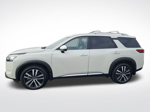 Used 2024 Nissan Pathfinder Platinum w/ Cargo Package image 8