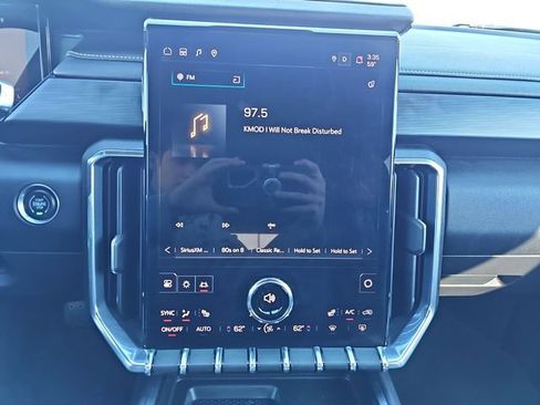 Used 2024 GMC Acadia Elevation image 13