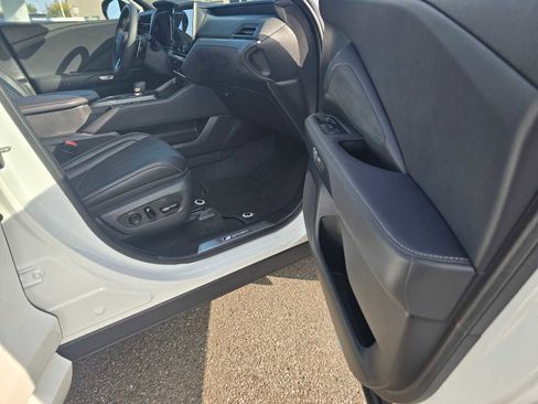 New 2026 Lexus TX 500h AWD image 11