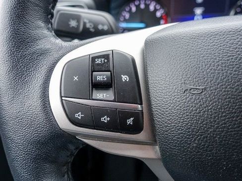 Used 2023 Ford Explorer XLT w/ Equipment Group 202A AWD/4WD image 32