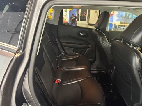 Used 2019 Jeep Compass Latitude FWD image 23