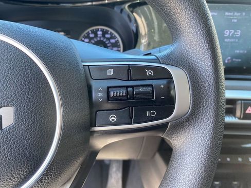 Used 2023 Kia K5 LXS image 17