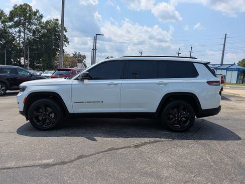 Used 2023 Jeep Grand Cherokee L Laredo AWD/4WD image 7