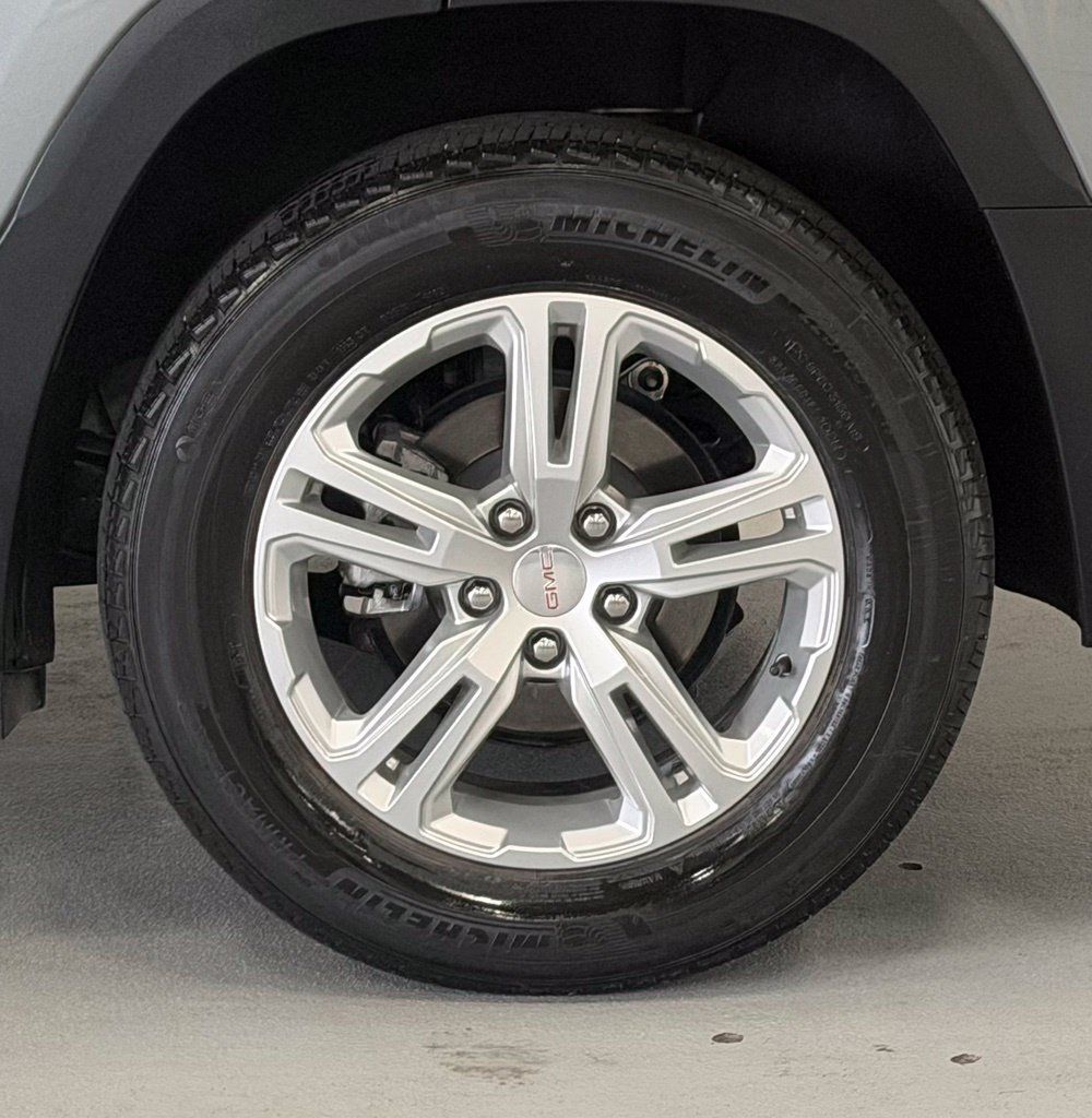 Used 2024 GMC Terrain SLE FWD image 8