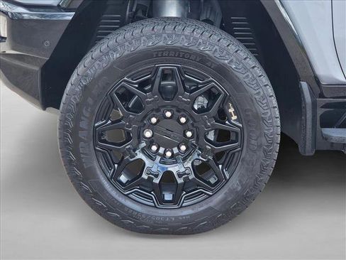 Used 2025 GMC Hummer EV 3X w/ LPO, Dark Essentials Package image 19