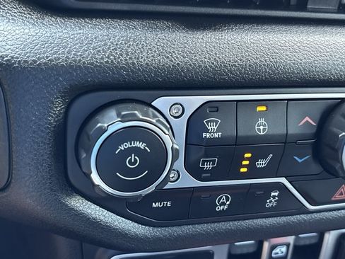 Used 2024 Jeep Gladiator Sport AWD/4WD image 34