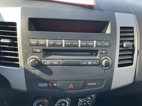 Used 2011 Mitsubishi Outlander ES image 12