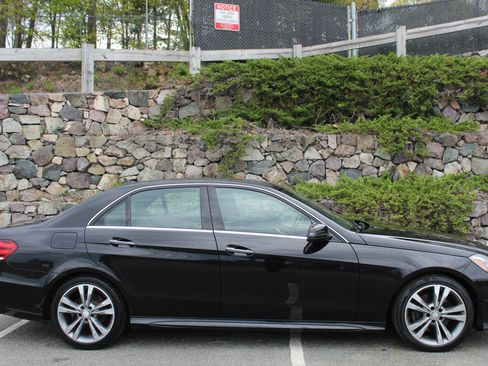 Used 2016 Mercedes-Benz E 350 4MATIC Sedan image 5