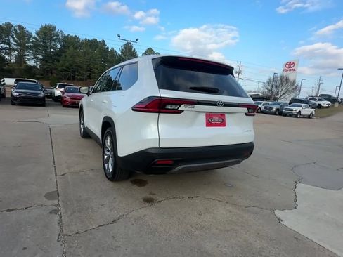 Used 2025 Toyota Grand Highlander Limited image 3