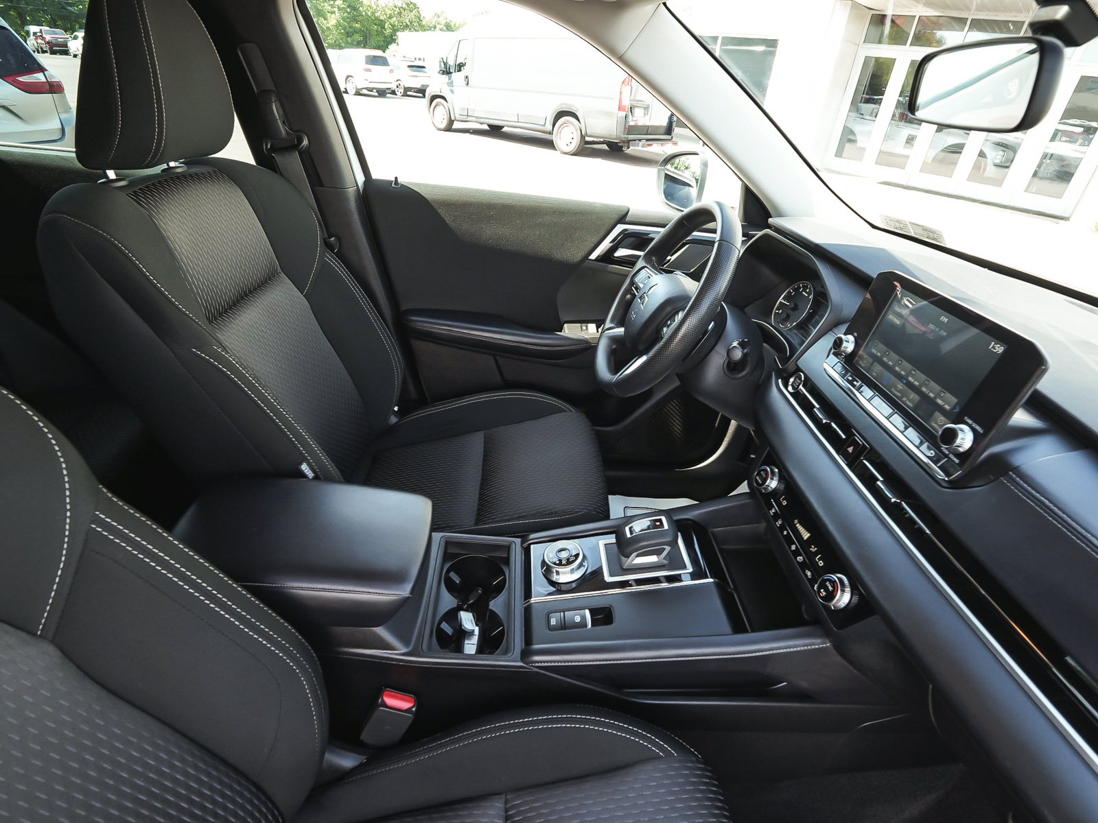 Used 2023 Mitsubishi Outlander ES AWD/4WD image 43